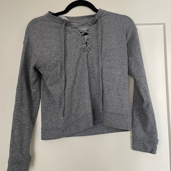 Cute and casual sweater. - Picture 3 of 3